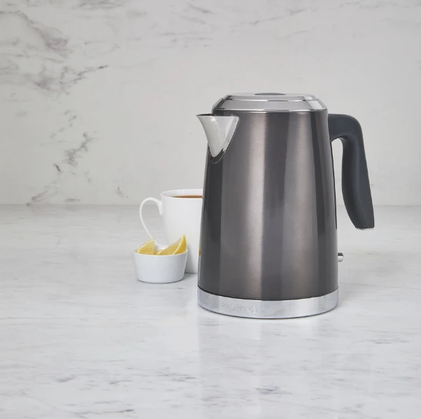 Paderno 1.7-Litre Electric Kettle | Bouilloire électrique 1,7 L 4 Paderno 1.7-Litre Electric Kettle | Bouilloire électrique 1,7 L