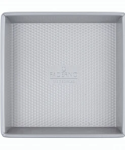 Paderno Professional Square Pan, 8-in | Moule à Gâteau Carré Professionelle, 8 Po Bakeware