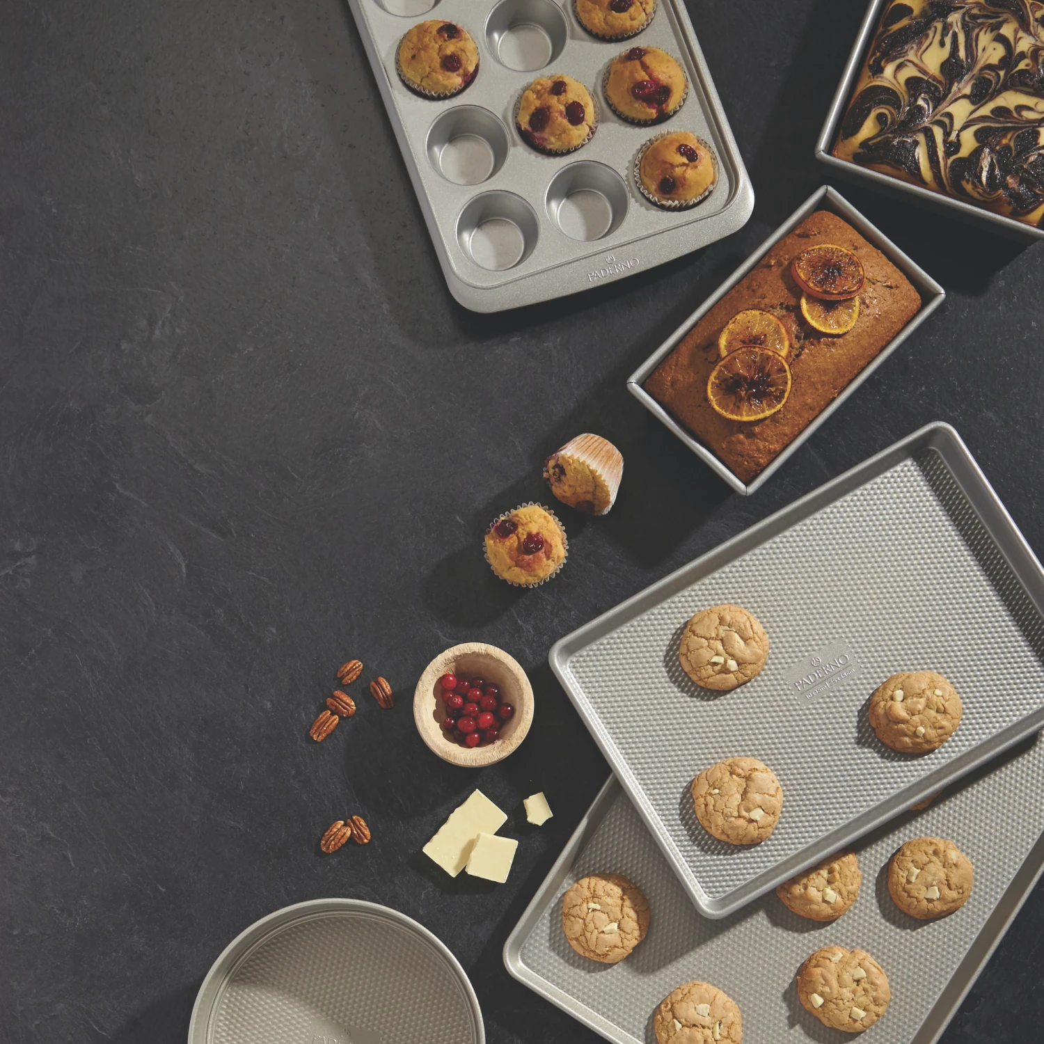 Paderno Professional Square Pan, 8-in | Moule à Gâteau Carré Professionelle, 8 Po Bakeware 8 Paderno Professional Square Pan, 8-in | Moule à Gâteau Carré Professionelle, 8 Po Bakeware