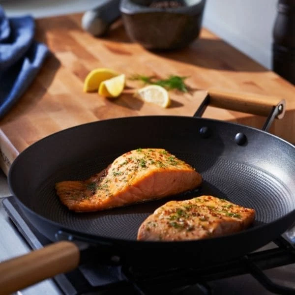 Paderno Cookware Classic Non-Stick Cast Iron Frypan, 32 Cm 6 Paderno Cookware Classic Non-Stick Cast Iron Frypan, 32 Cm